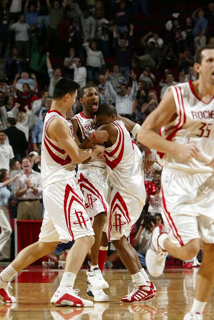 爵士险胜热火,霍勒迪扛起全队 爵士险胜热火,霍勒迪扛起全队