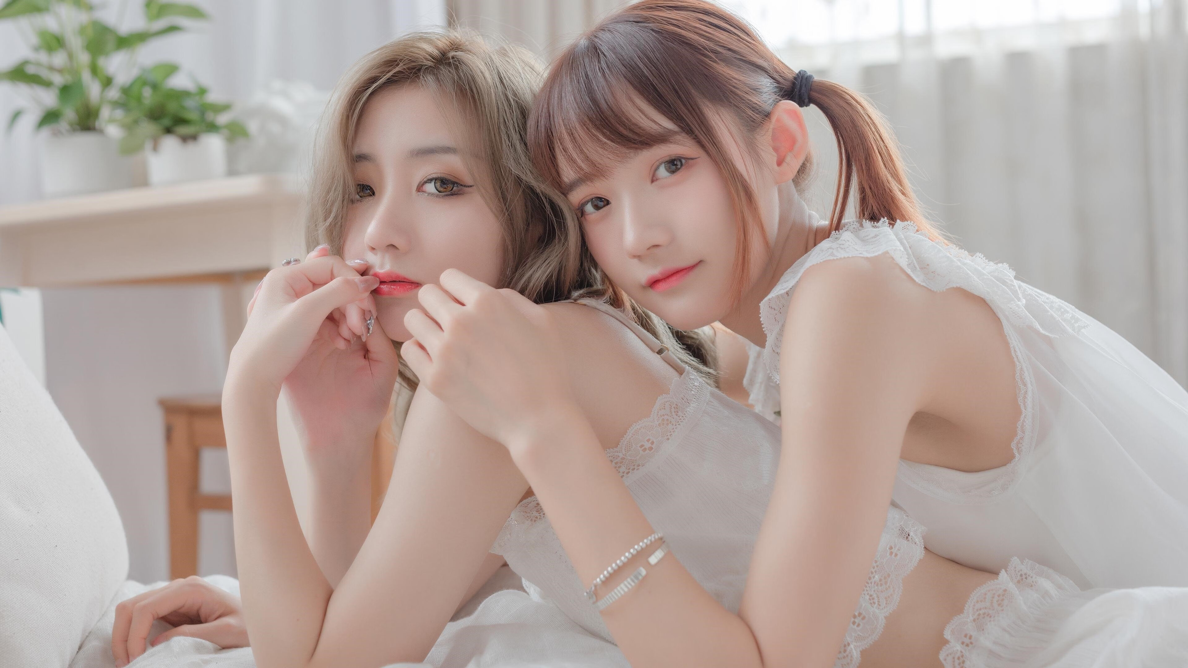 双线狂飙,当F1轮胎烟雾邂逅球场汗水—一个属于体育的魔幻周末