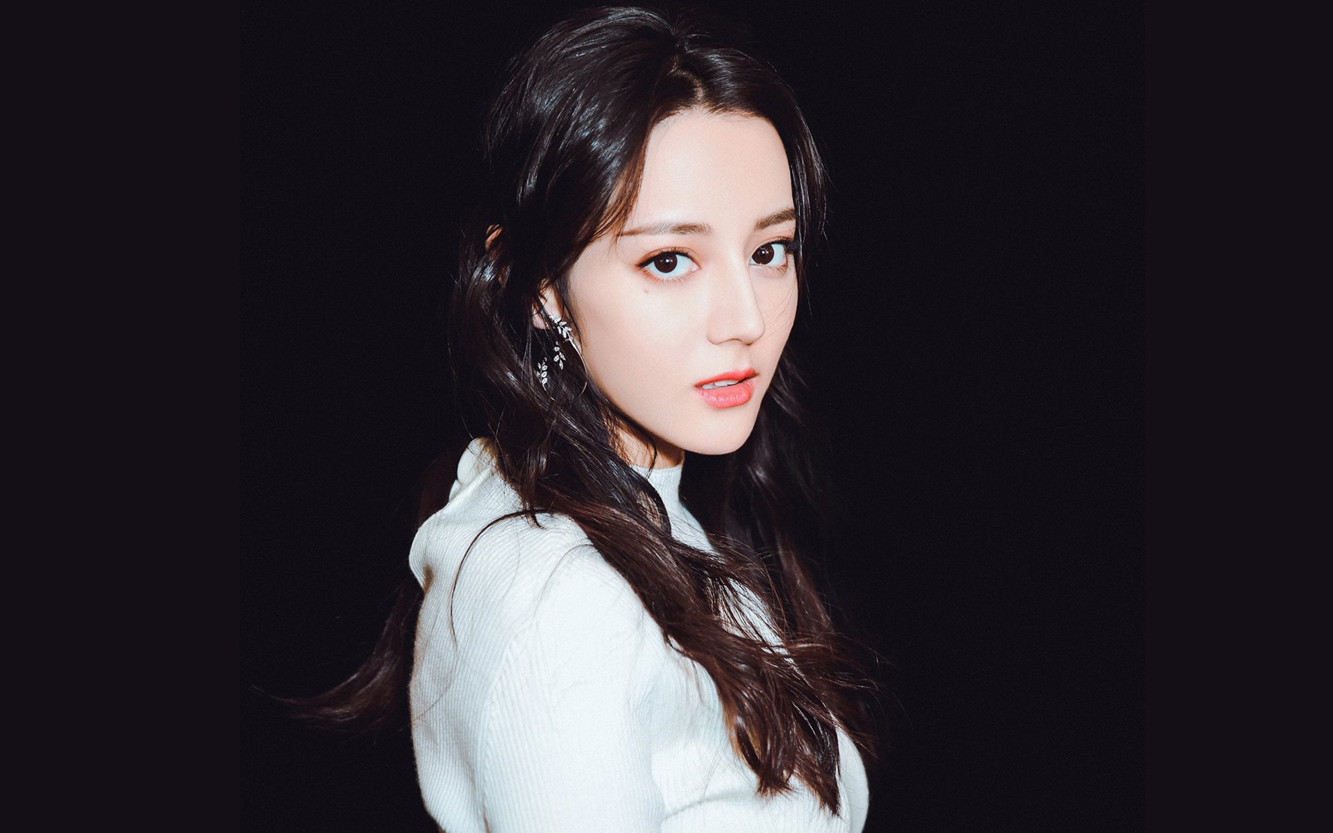 冷门之夜,当本泽马成为球场幽灵前锋