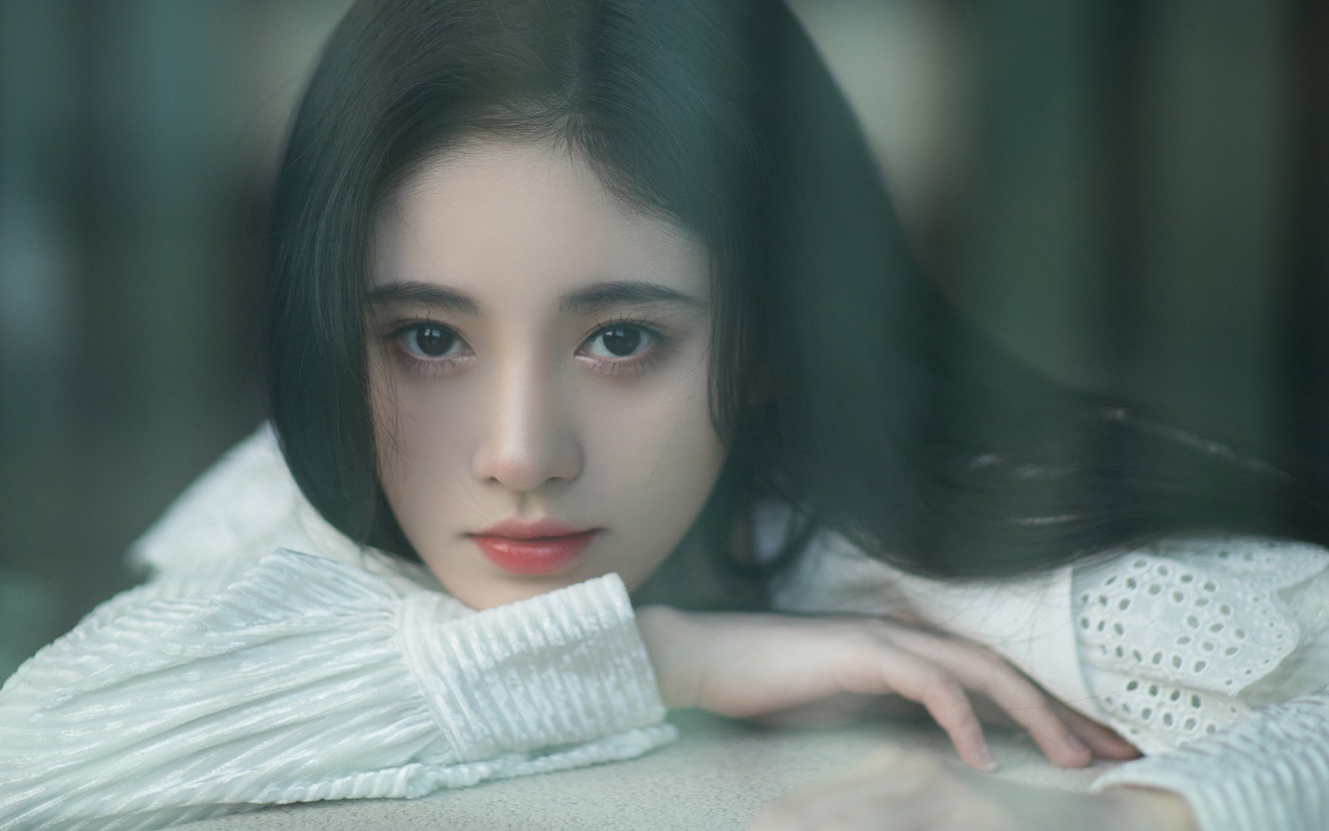 钢铁与荣耀，当酋长球场的叹息点燃华沙的夜空