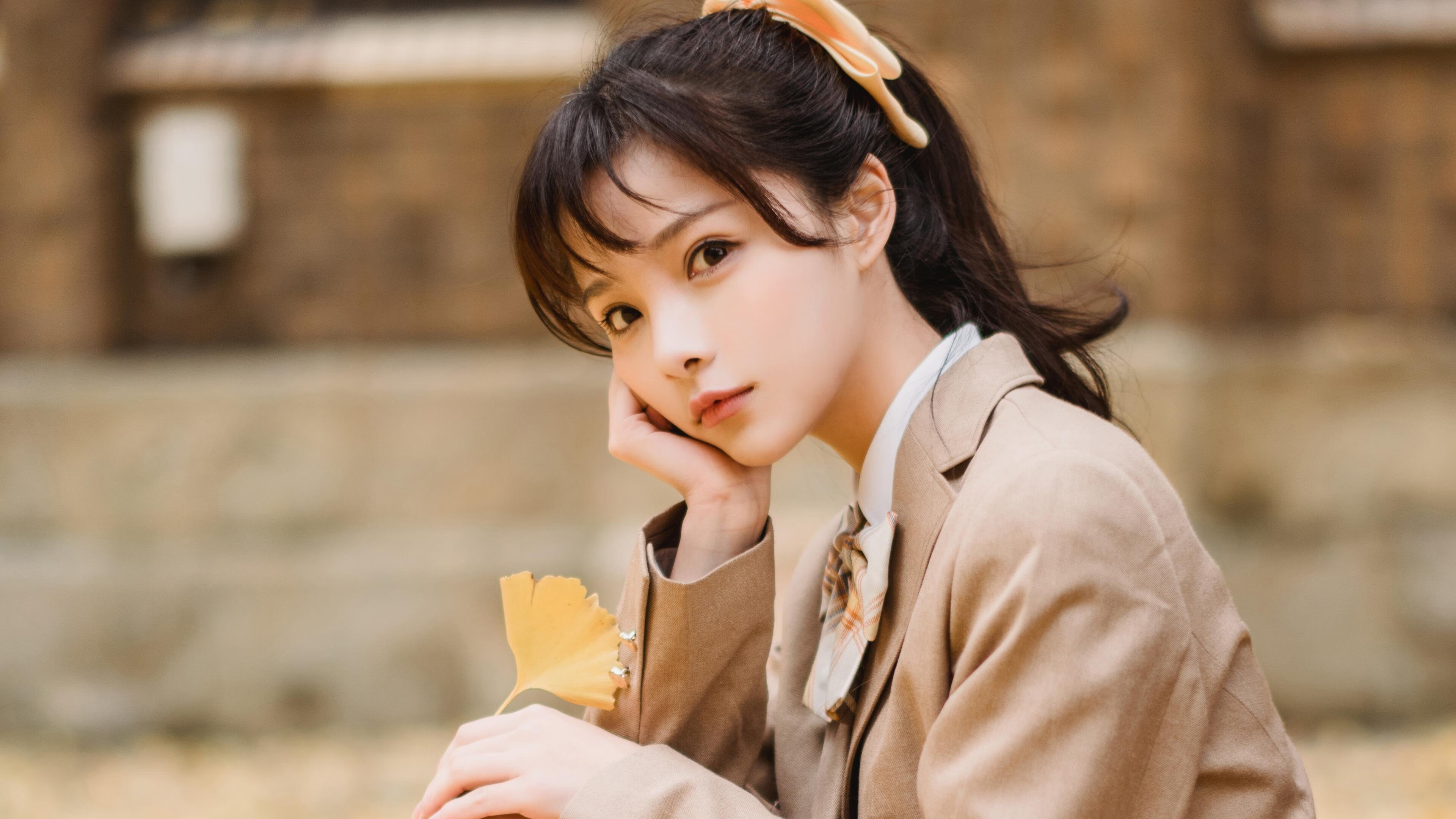 德甲争冠战之夜，在四万名观众和百年历史面前，霍勒迪那不手软的一脚